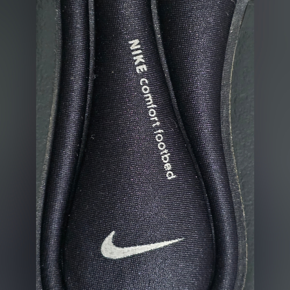 Nike Black and White Padded Insole Slide Sandals - Picture 4 of 6